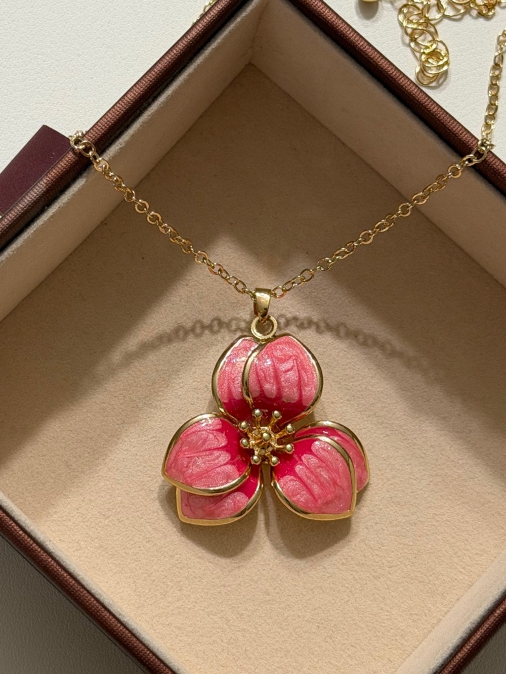 Golden Pink 3-Petal Flower Enamel Pendant Necklace.